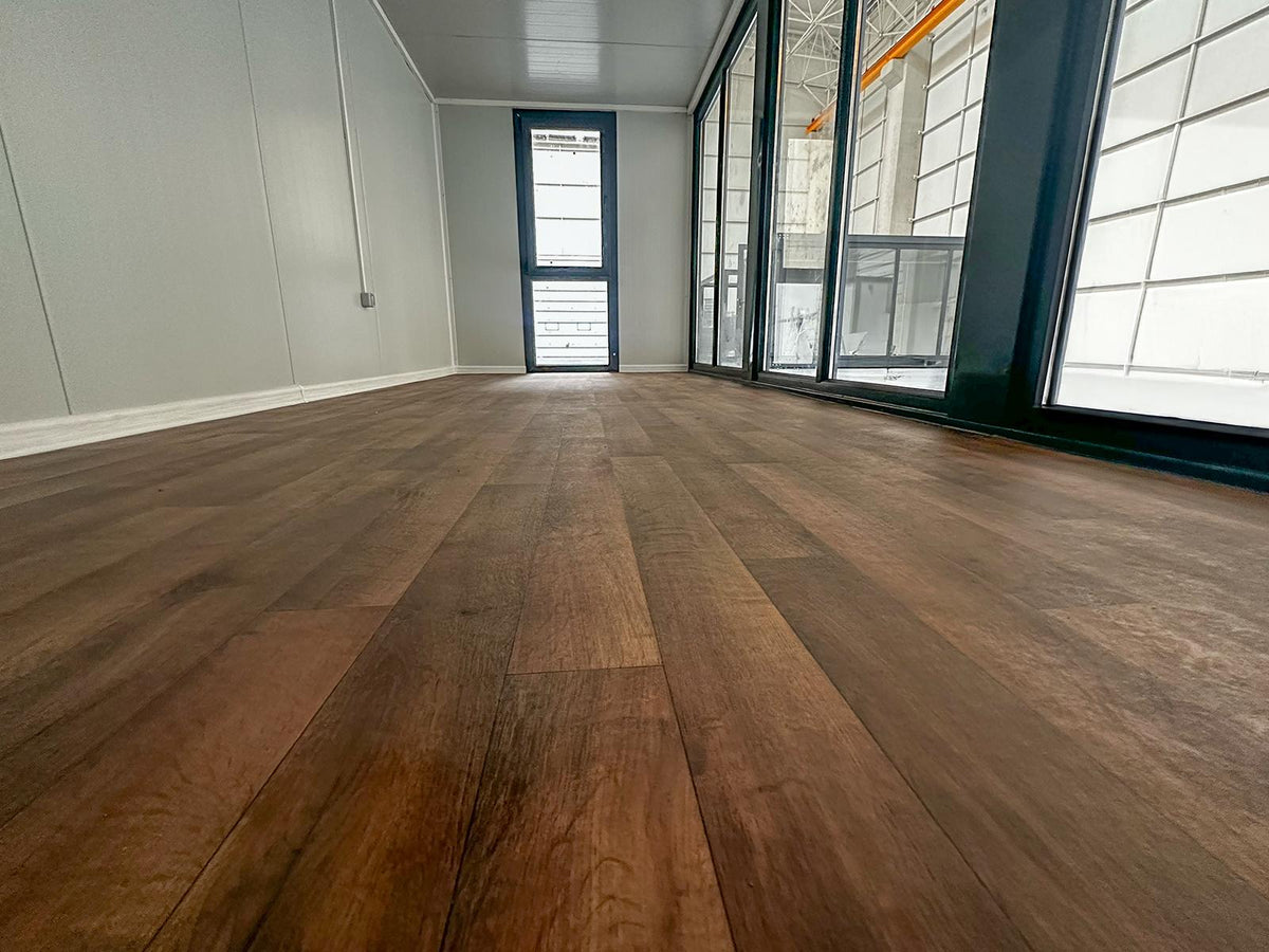 Contenedor de Oficina Modelo Falcón (240x600)