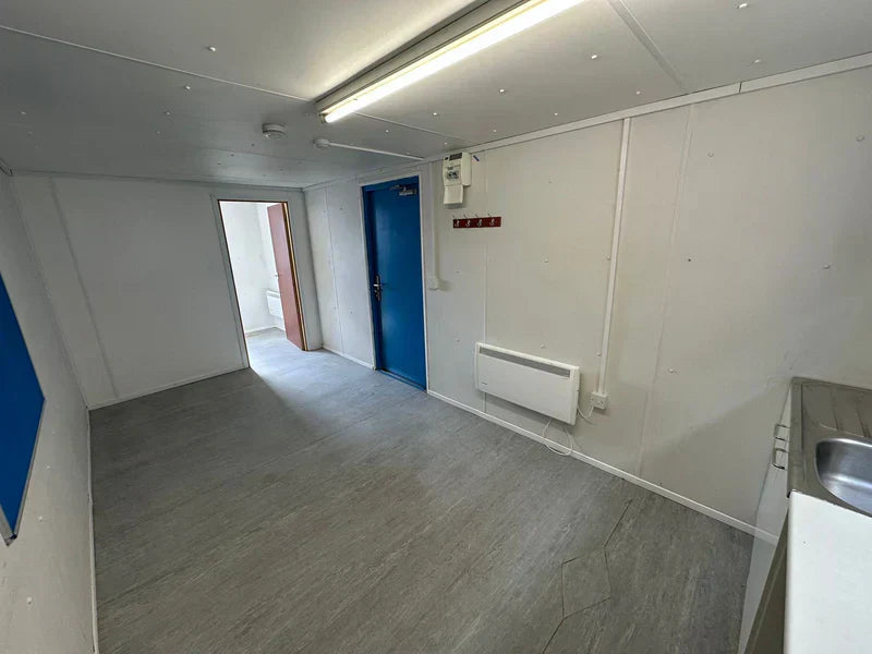 CONTENEDOR DE OFICINA 7,3 X 2,7 M