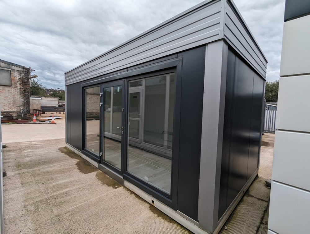 Modular oficina / sala de exposición - vista exterior | Sit Partners