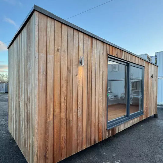Oficina de planta abierta en contenedor - vista exterior | Sit Partners
