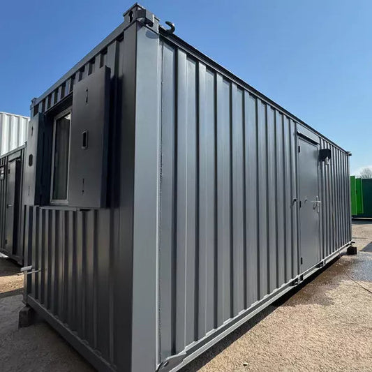 Oficina contenedor 2,4x6,4m con baño y cocina - vista exterior | Sit Partners