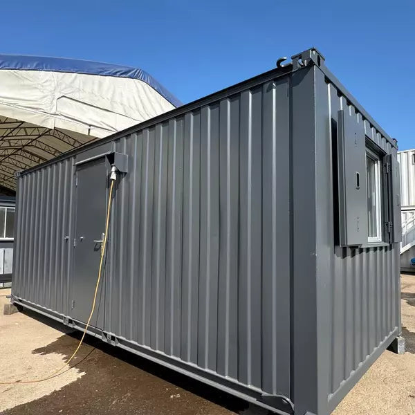 Oficina contenedor 2,4x6,4m con baño y cocina - detalle | Sit Partners