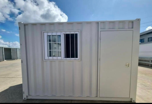 Contenedor seminuevo 15 pies con puerta - vista exterior | Sit Partners