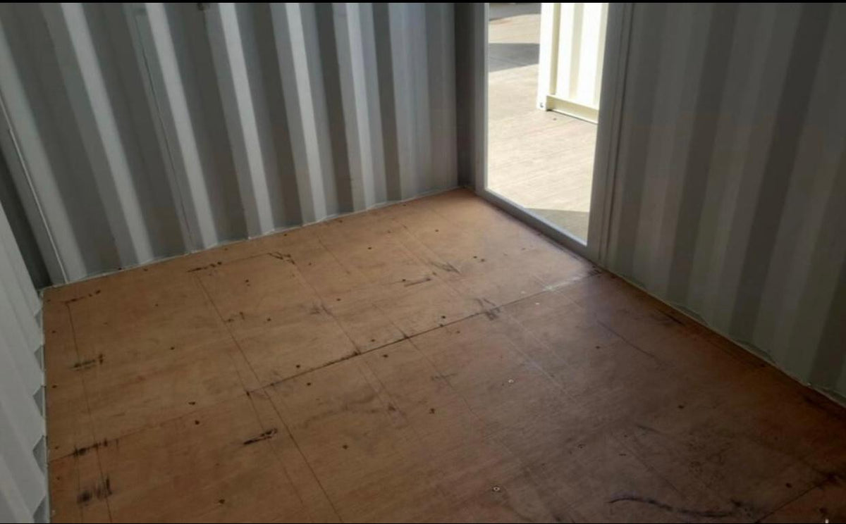 Contenedor seminuevo 15 pies con puerta - detalle | Sit Partners